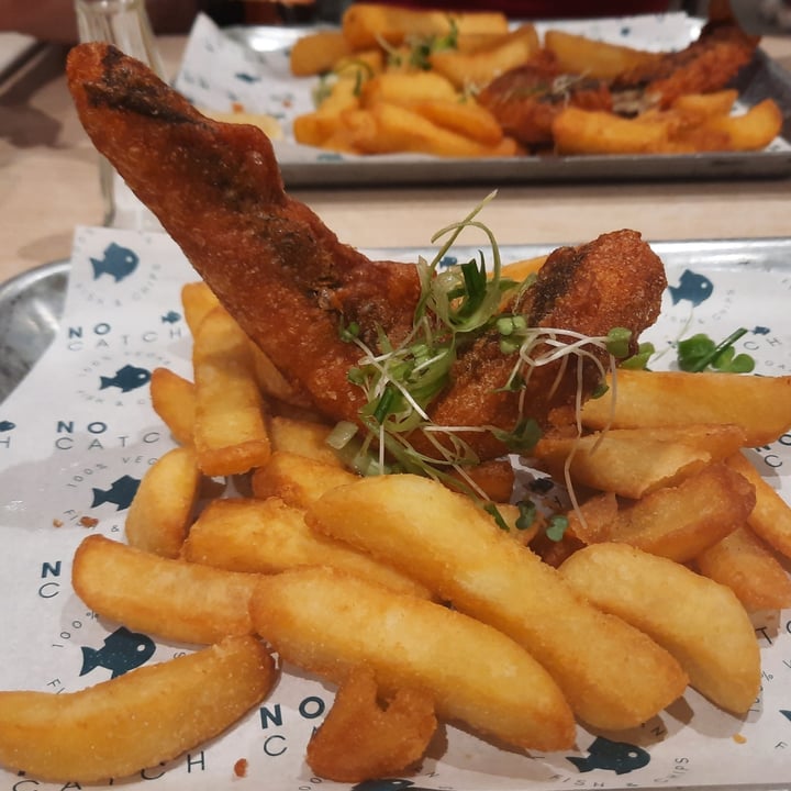 photo of No Catch Vegan cod & chips shared by @acilegna on  11 Aug 2022 - review