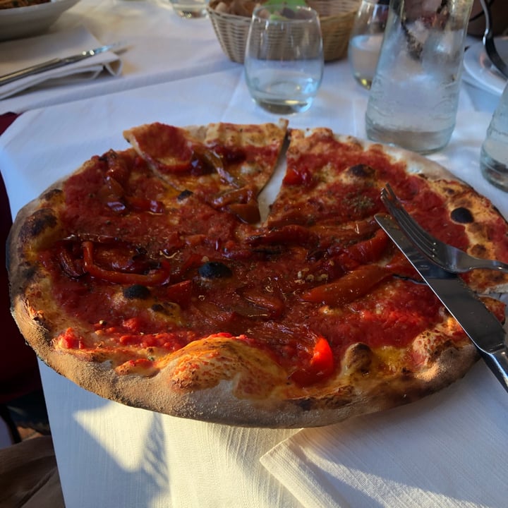 review photo of Blue Moon da Romolo Pizza Marinara Con Peperoni shared by @nicolasalm on 12 Jul 2022 - review