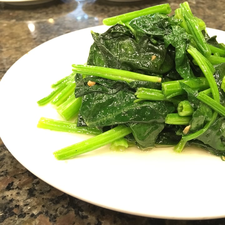 photo of Din Tai Fung Stir-fried Spinach with Garlic shared by @vikas on  14 Apr 2018 - review