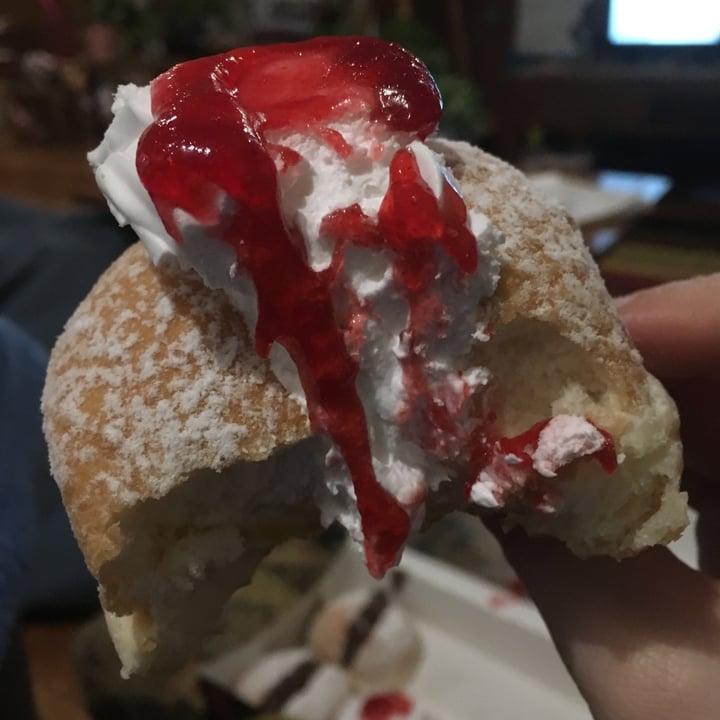 review photo of Daniel's Donuts Assorted Vegan Donuts Box shared by @maskedhermind on 10 Jun 2020 - review