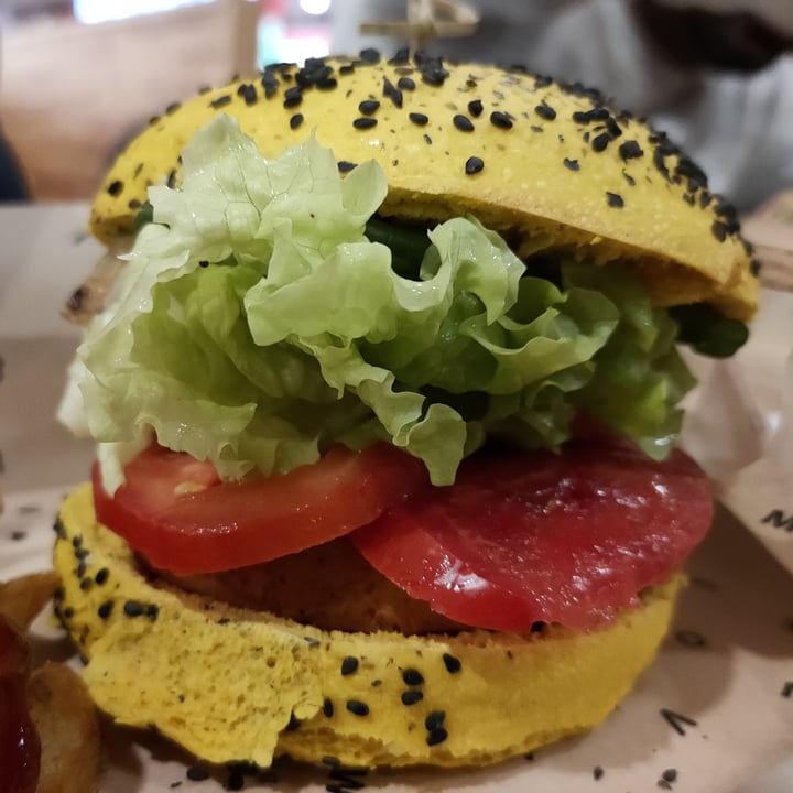 photo of Flower Burger Spicy cecio shared by @andydesa on  19 Dec 2022 - review