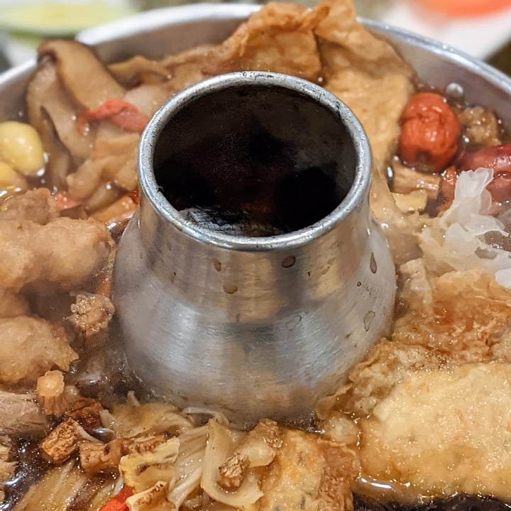 photo of New Fut Kai Vegetarian Restaurant Herbal Mushroom Steamboat shared by @xinru-t on  14 Oct 2021 - review