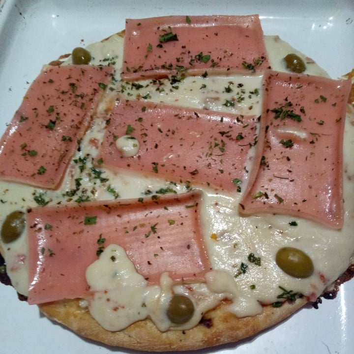 review photo of Pizzería Bochini Pizza 100% Vegetal De Jamón shared by @andreitapobre on 01 Oct 2020 - review
