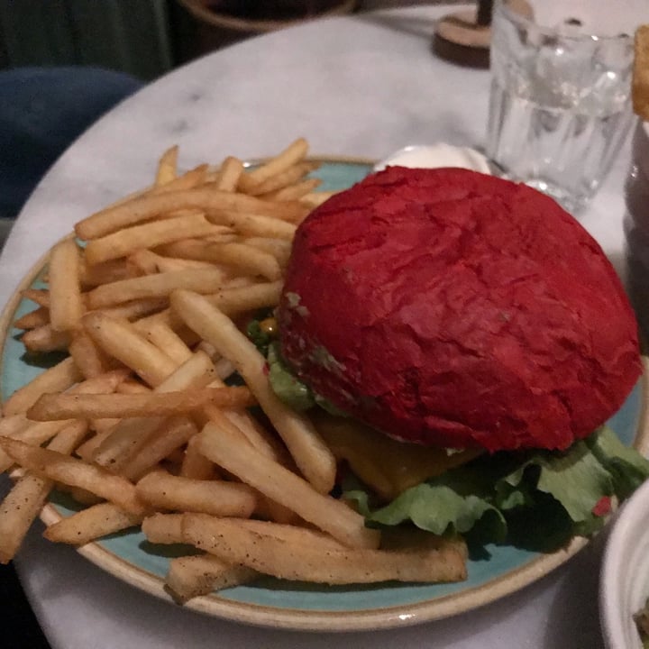 photo of Avo Brothers Pink Burger shared by @zorb on  16 Apr 2022 - review