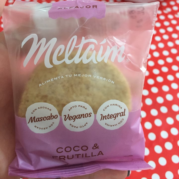 photo of Meltaím Alfajor de Limón shared by @lulisoraire on  08 Feb 2021 - review