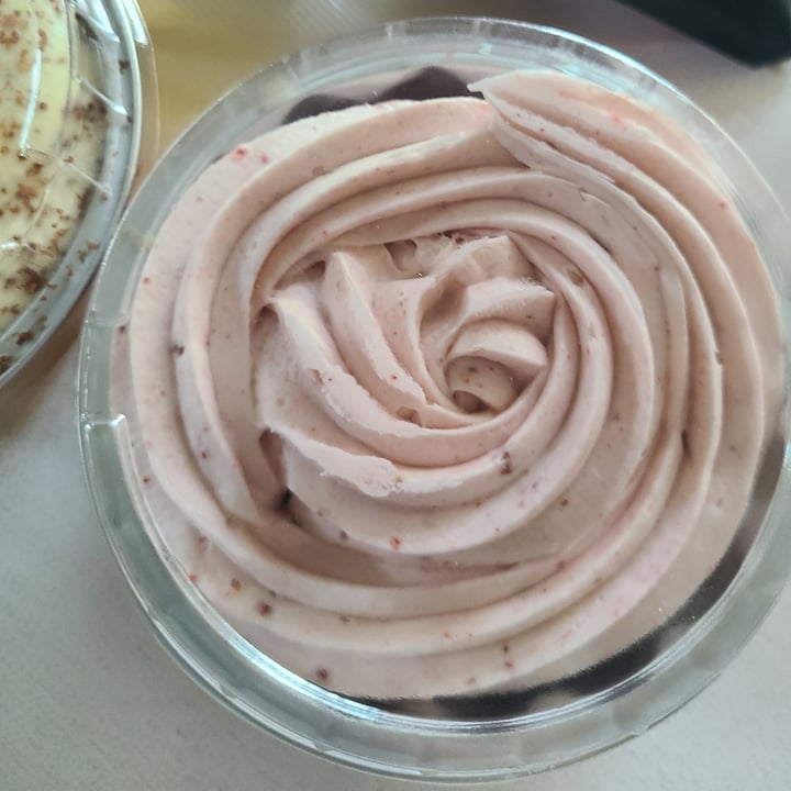 photo of Sweet Hazel & Co. Bistro & Bakeshop Strawberry Cake shared by @hweeder on  04 Oct 2022 - review