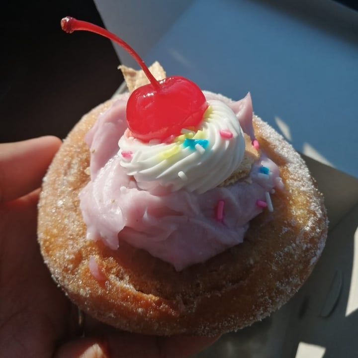 photo of Grumpy & Runt | Little Deli & Donuts Strawberry Milkshake shared by @ziyaadsolo on  21 Jul 2021 - review