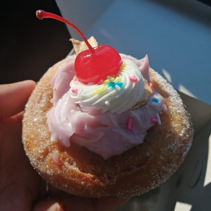 review photo of Grumpy & Runt | Little Deli & Donuts Strawberry Milkshake shared by @ziyaadsolo on 21 Jul 2021 - review
