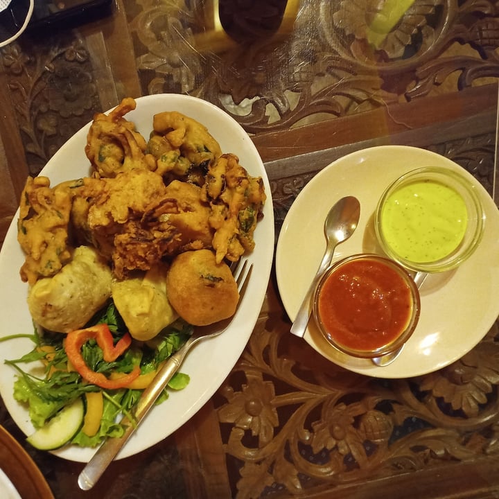 review photo of Ristorante India Antipasto verdure mix per due persone shared by @lorenzoxzero on 04 Aug 2021 - review