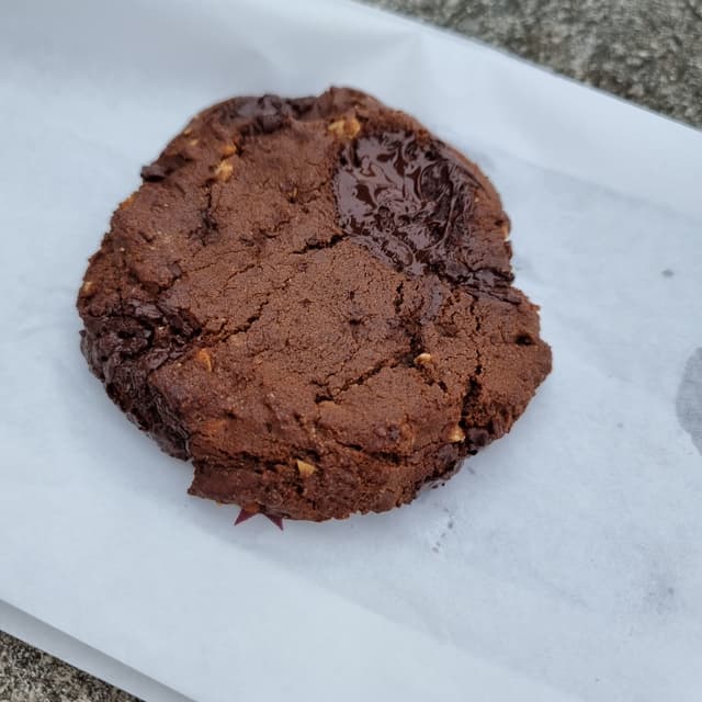 Photo of the dish “Dark Chocolate & Almond Butter Cookie”