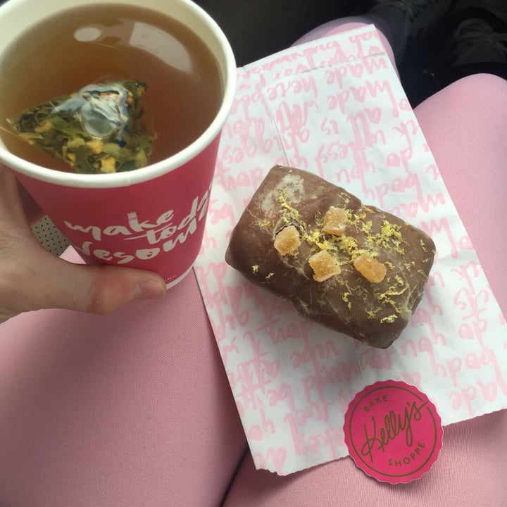 photo of Kelly's Bake Shoppe Gingerbread loaf and ginger sparkle tea shared by @theveronikasimmons on  14 Dec 2019 - review