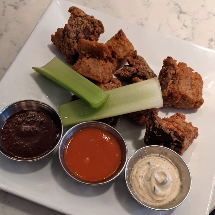 photo of Urban Vegan Kitchen Seitán wings shared by @salvyeve on  10 Jul 2021 - review