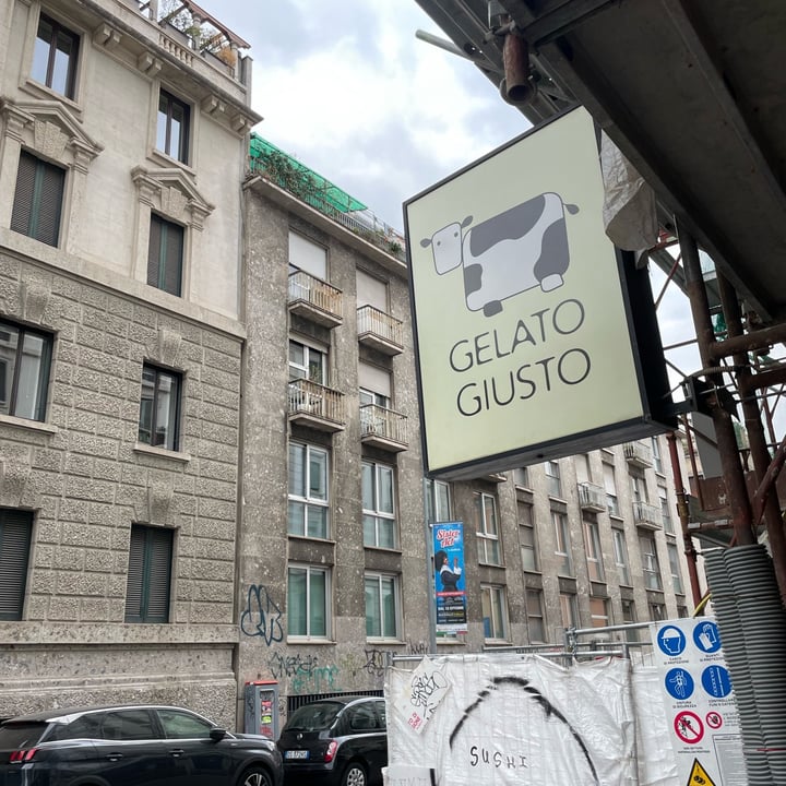 photo of Gelato Giusto cono pistacchio e caco shared by @aquafaba89 on  29 Oct 2022 - review