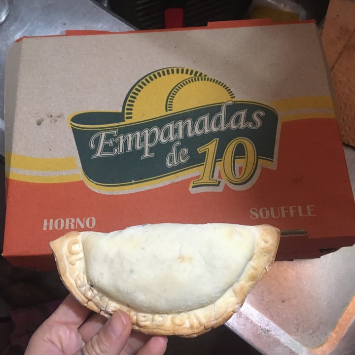 photo of Empanadas de 10 San Isidro Empanada De Choclo, Cebolla Y Queso shared by @lauchis on  21 Mar 2021 - review