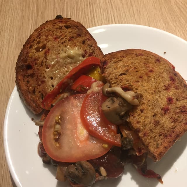 菜肴“Grilled Trio Color Veggies”的照片