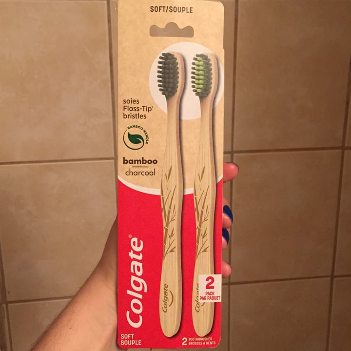 photo of Colgate Toothbrushes shared by @luana92 on  18 Apr 2022 - review