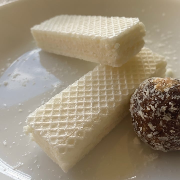 review photo of Eskal Lemon Wafer Biscuits shared by @mistybirdbush on 03 Nov 2020 - review