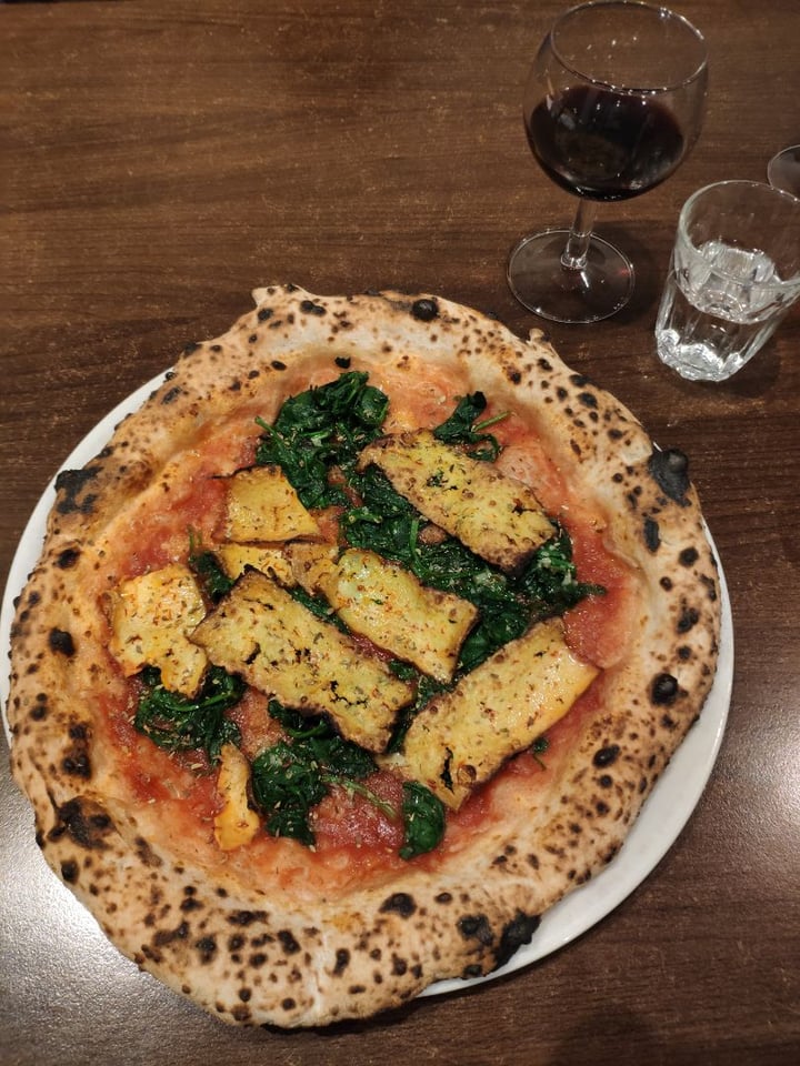 photo of La Stella Nera Pizza Spinaci Rossa shared by @helogx on  02 Feb 2020 - review