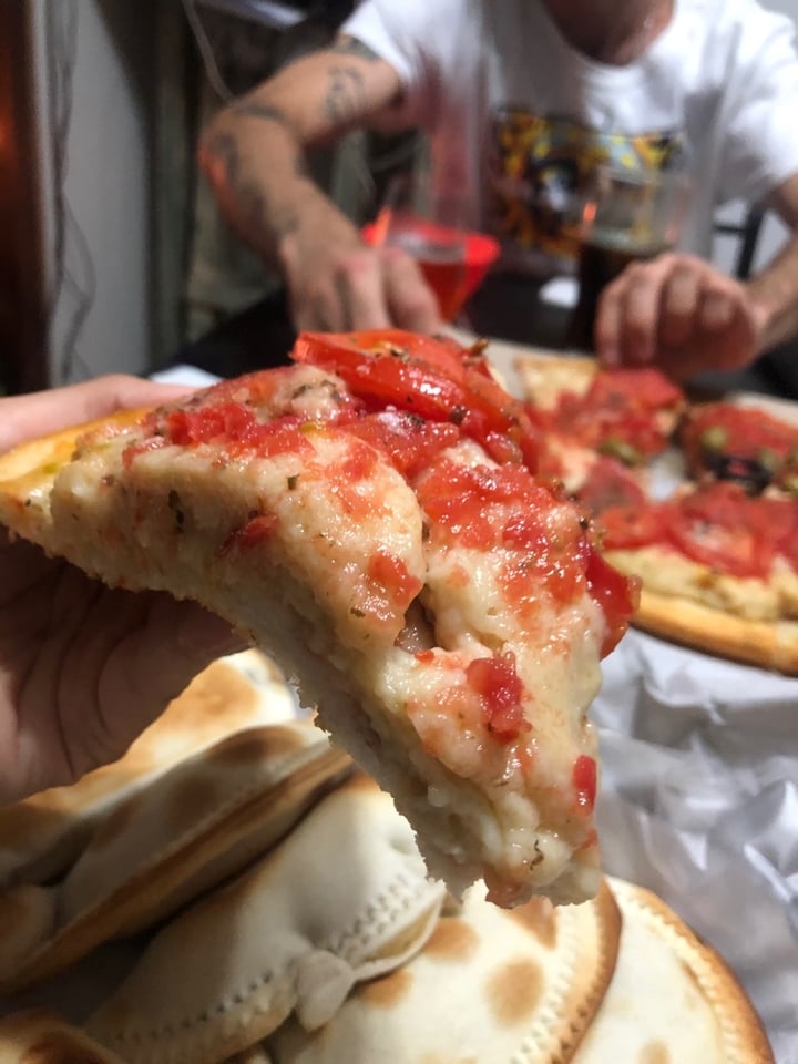 photo of Pizzas y Empanadas IL Giardino De Devoto Pizza Capresse shared by @tamialegre on  03 Jan 2020 - review