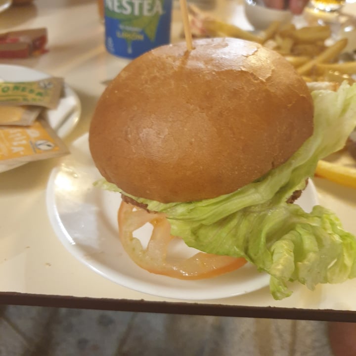 photo of Burger Hombre del Mar hamburguesa vegana shared by @esme93 on  13 Aug 2021 - review