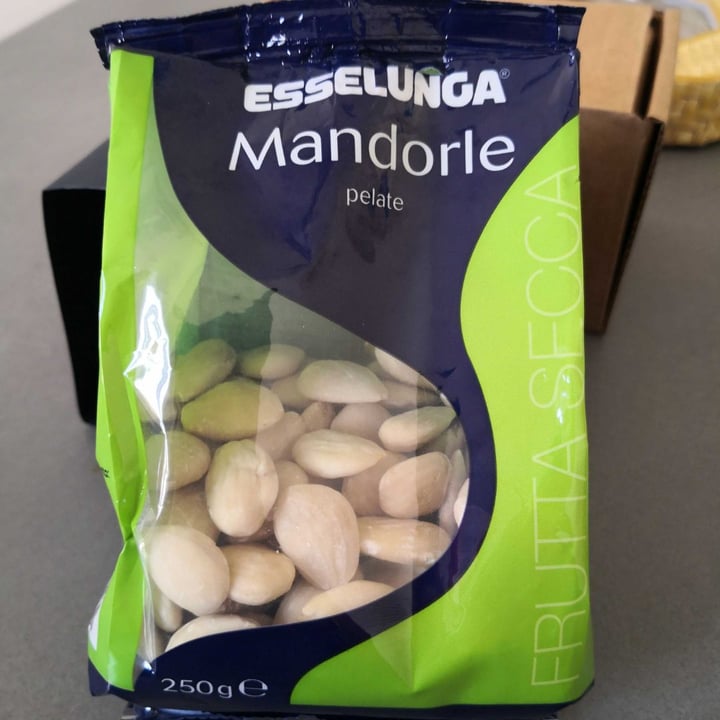 photo of  Esselunga Mandorle pelate shared by @elenuccia on  19 Feb 2020 - review