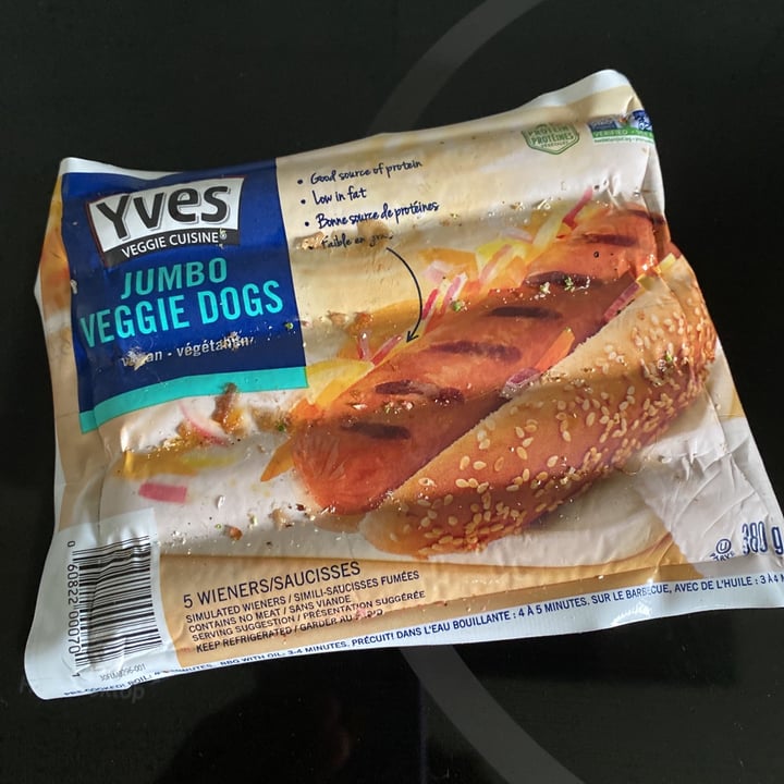 photo of Yves Veggie Cuisine Jumbo Veggie Dogs shared by @kelly257 on  25 Jun 2021 - review