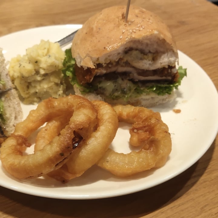 photo of Real Food Portobello mushroom burger shared by @amazinganne on  29 Aug 2020 - review