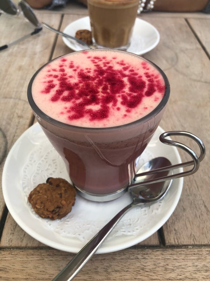 photo of Privé Keppel Beetroot Soy Latte shared by @delphinesupanya on  18 Aug 2019 - review