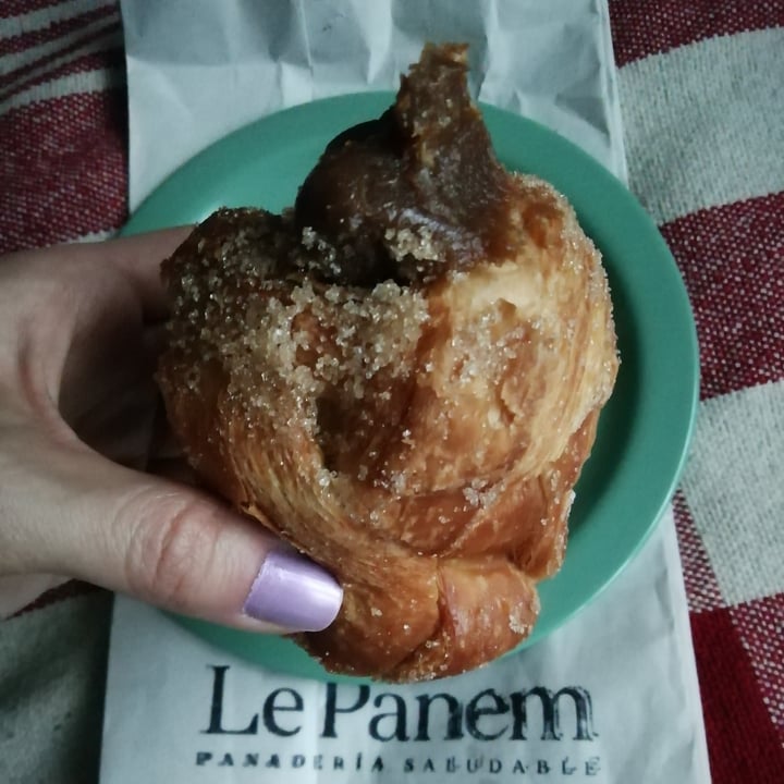 photo of Le Panem Cruffin de dulce de leche shared by @nanaesquivel on  01 Jan 2022 - review