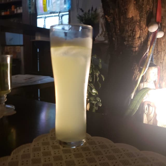 Photo of the dish “suco de limão com cidreira”