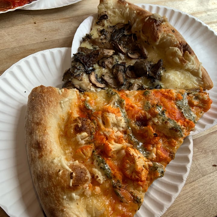 photo of Screamer's Pizzeria Buffalo Cauliflower Slice shared by @eilidhm on  22 Apr 2022 - review