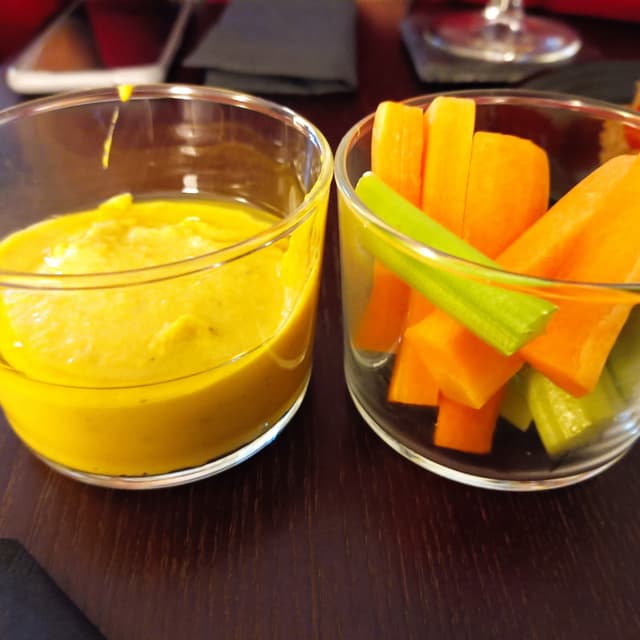 Photo of the dish “Hummus con verdurine”