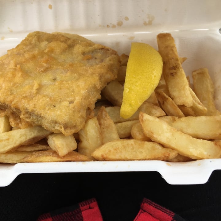 photo of Harbour Lights Restaurant Vegan Fish & Chips shared by @xxveganxx on  29 Dec 2021 - review