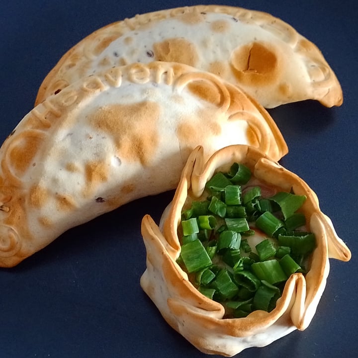 photo of Heaven Vegan Palermo Empanadas shared by @emmijfox on  19 Apr 2022 - review