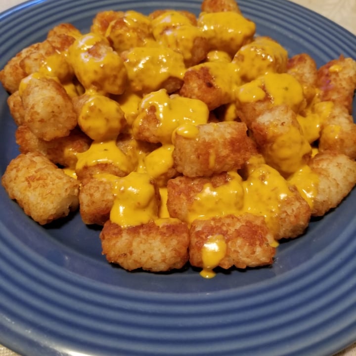 review photo of Daiya Zesty Cheddar Style Deluxe Cheeeze Sauce shared by @lexi-pie on 29 Sep 2021 - review