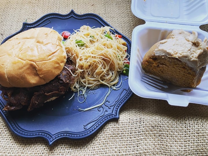 review photo of The Zenith Seitan BBQ sandwich and rice noodle side salad shared by @ohhonestlyerin on 28 Mar 2020 - review