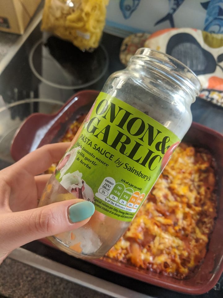 photo of Sainsbury's Onion & Garlic Pasta Sauce shared by @emmaww on  01 Apr 2020 - review