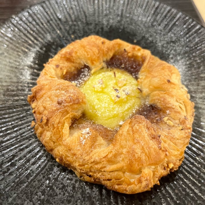 photo of Hvala CHIJMES Custard Danish shared by @soy-orbison on  16 May 2022 - review