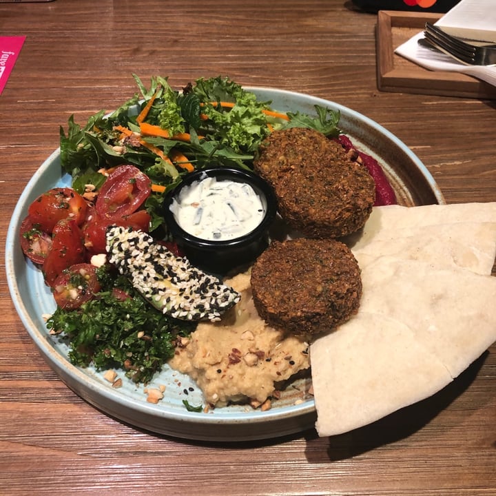 photo of Genius Central Singapore Falafel Bowl shared by @aishahalattas on  03 May 2021 - review