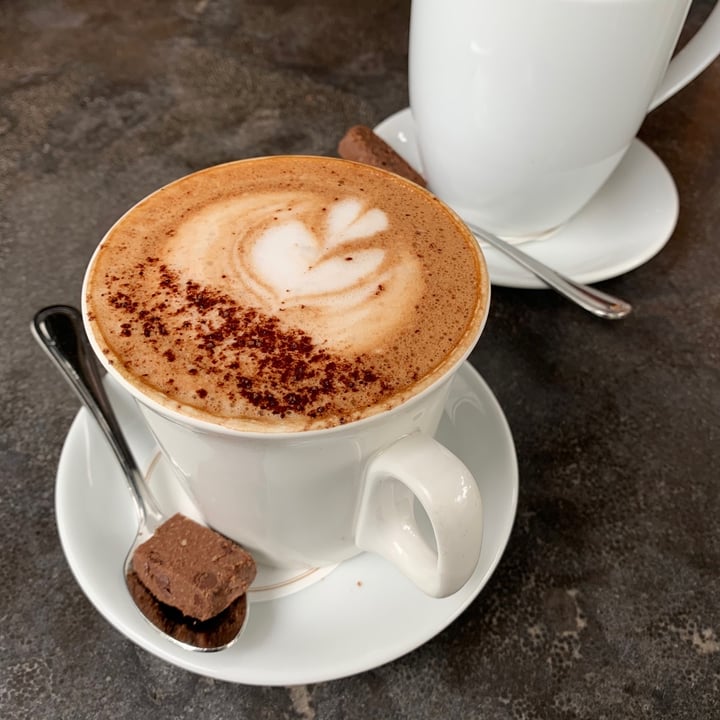 photo of Baker & Cook - Chip Bee Gardens Mocha with Almond Mylk shared by @keyisman on  23 Nov 2019 - review