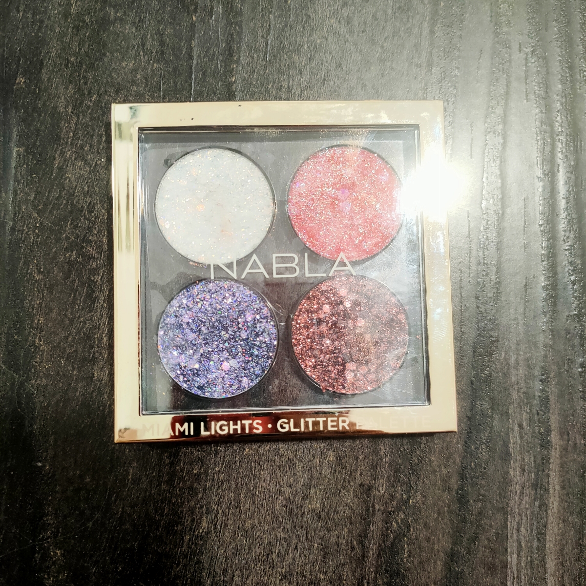 Nabla Cosmetics Glitter palette Reviews | abillion