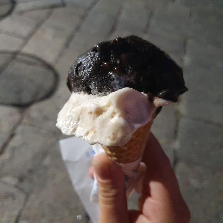 photo of Gelati Tonino Gelato alla Cipolla shared by @erdivonblumentopf on  29 Aug 2021 - review