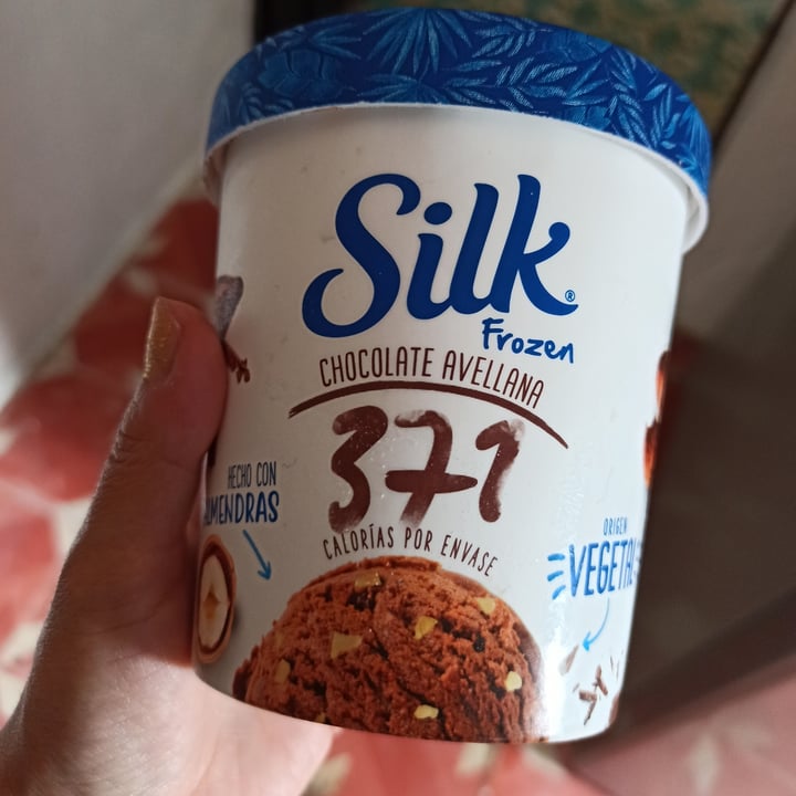 photo of Silk Silk Frozen Chocolate Avellana shared by @earthling-23 on  26 Jul 2020 - review