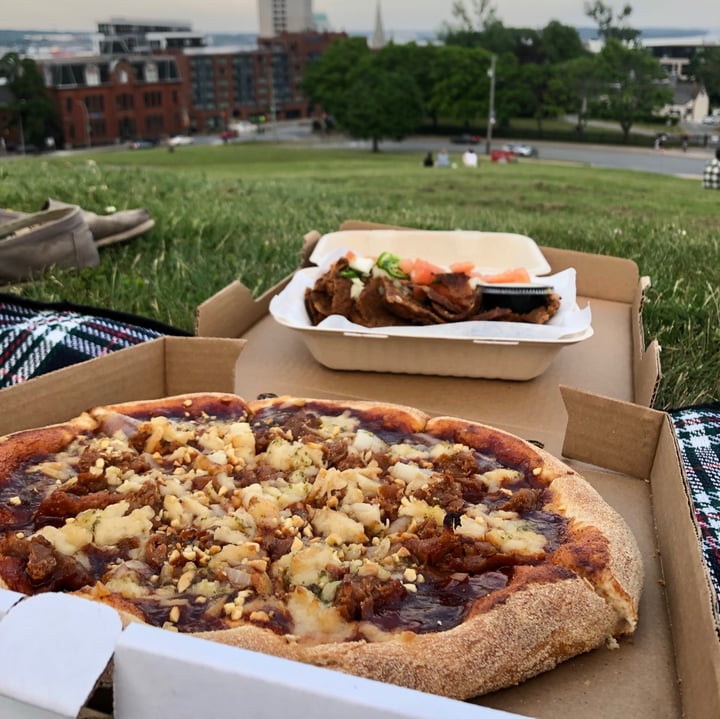 review photo of G-Street Pizza Vegan BBQ Pizza shared by @novazhao on 27 Jun 2020 - review