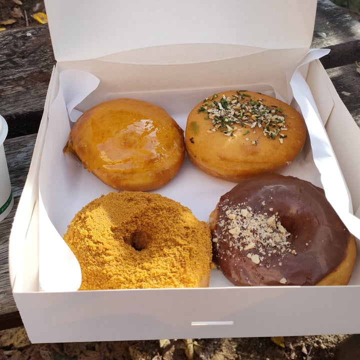photo of VegAmazing Doughnuts Caja de cuatro donuts shared by @lunafernandez on  21 Jan 2021 - review