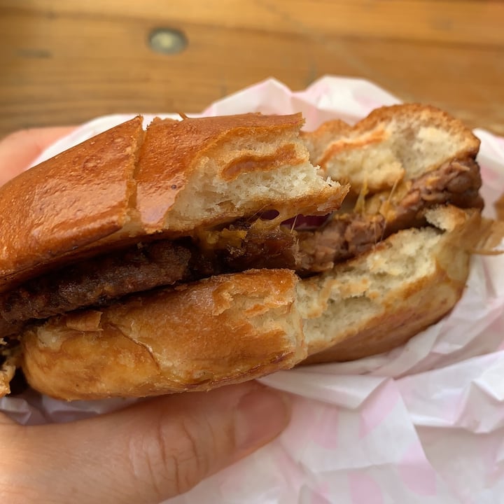 photo of Sold Out Burger beyond meat burger shared by @travelling777 on  24 Jul 2022 - review