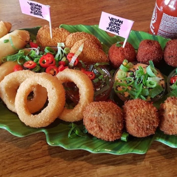 photo of Vegan Junk Food Bar Sumo platter shared by @holly808 on  19 Aug 2020 - review