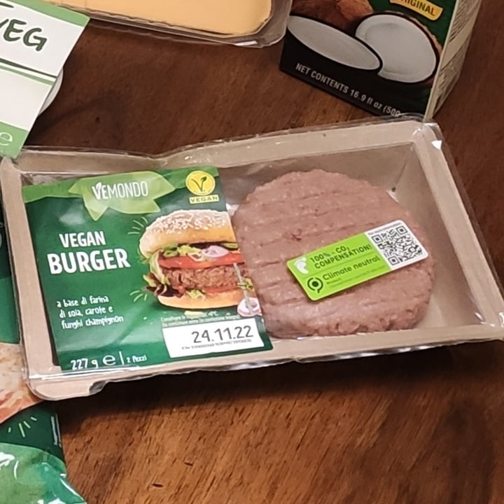 photo of Vemondo  Vegan Burger shared by @mia17 on  24 Nov 2022 - review