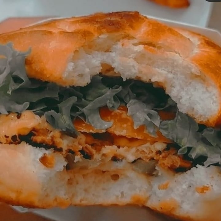 photo of Goyo’s Plant-Based Burgers Roma Hamburguesa De Poyo shared by @anacm on  18 Jun 2021 - review