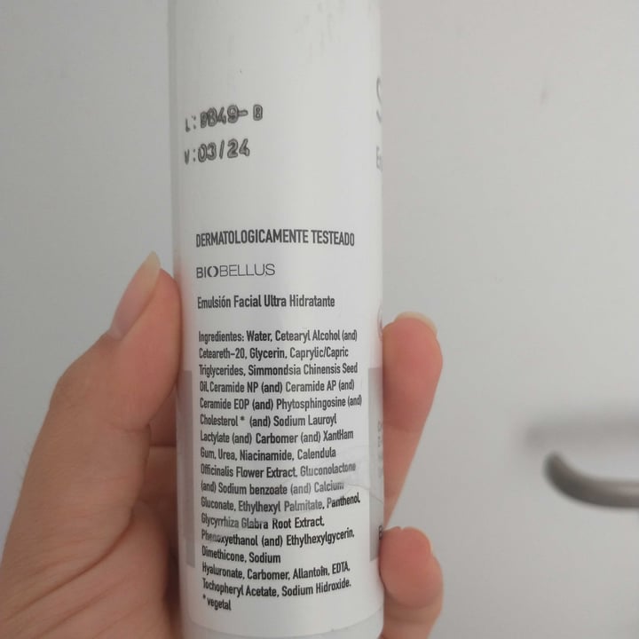 photo of Biobellus SKINCER Emulsión Facial Ultra Hidratante shared by @pandafio on  01 Nov 2022 - review